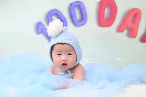 沅江四个月宝宝会翻身